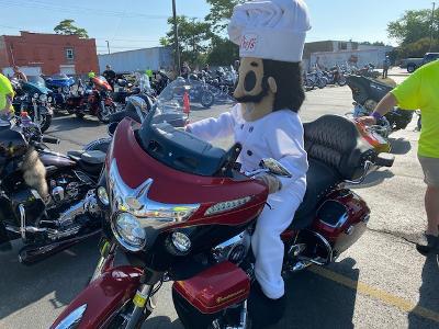 Paisano getting ready to ride